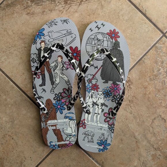 Vera Bradley Shoes - Vera Bradley x Star Wars flip-flops - LIKE NEW!